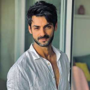 Karan Wahi’s Biography