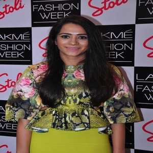 Kresha Bajaj's Net Worth Tring