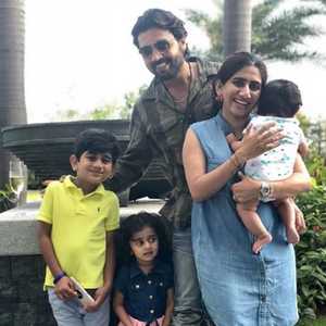 murali vijay family