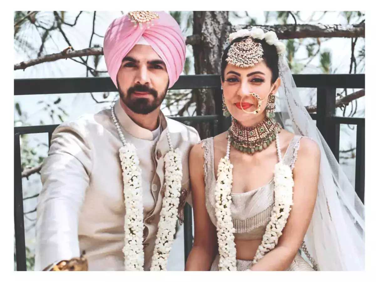 Poppy Jabbal Biography Movies Awards Net Worth Husband(05)