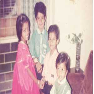 Ravi Dubey Childhood Photo Tring