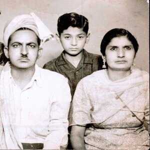 Ravi Shastri’s Family Tring