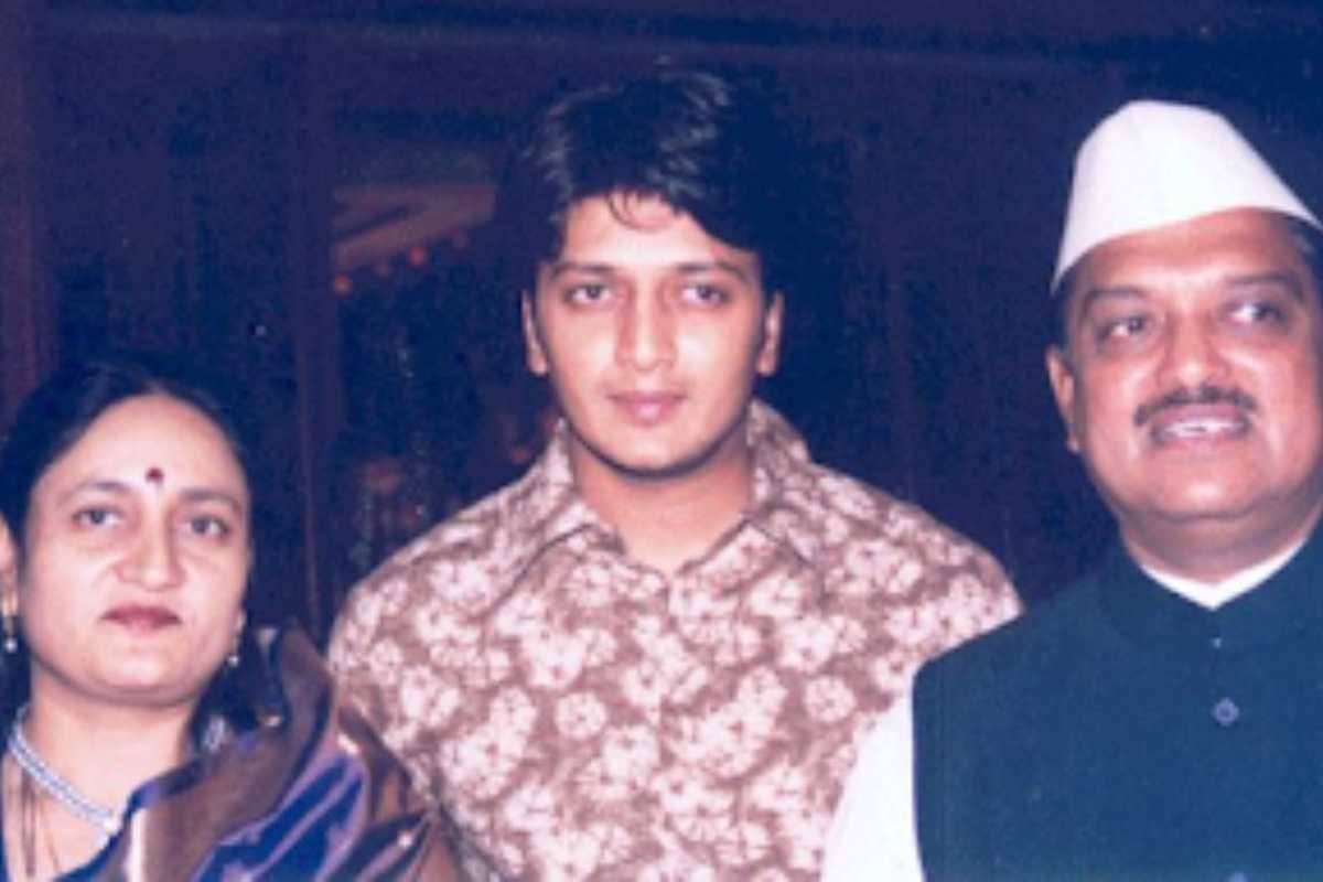 Ritesh Deshmukh family.tring