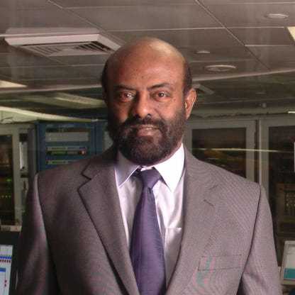 Shiv Nadar's Career Tring