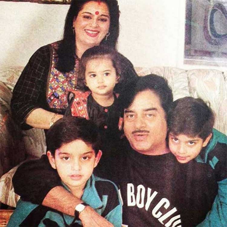 Sonakshi Sinha’s Childhood and Sonakshi Sinha’s Family Tring