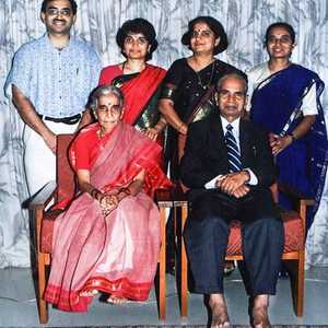 sudha murthy family