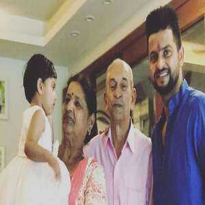 Suresh Raina’s Family Tring