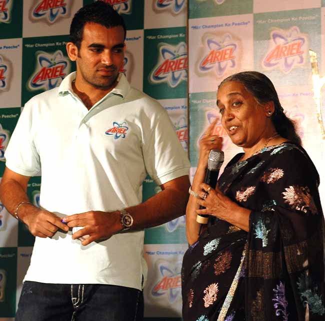 Zaheer Khan’s Family Tring