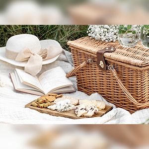 Picnic Basket- Best Birthday Gift For Mother