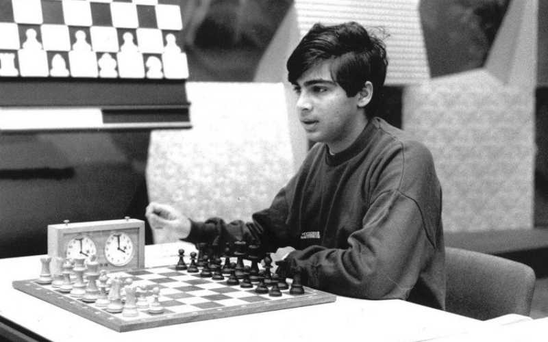 Know your celebrity - Vishwanathan Anand personalised video messages