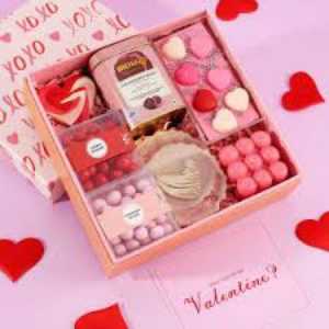 Be Mine Valentine Gift Box - gifts for gf on valentines day