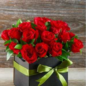 Box of Romantic Red Roses - rose day gift