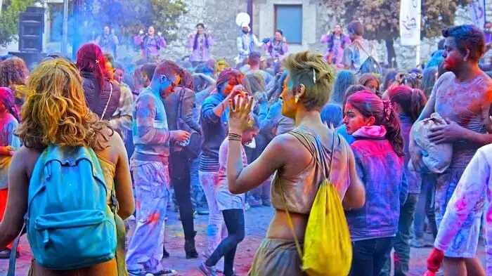 Delhi Holi.Tring