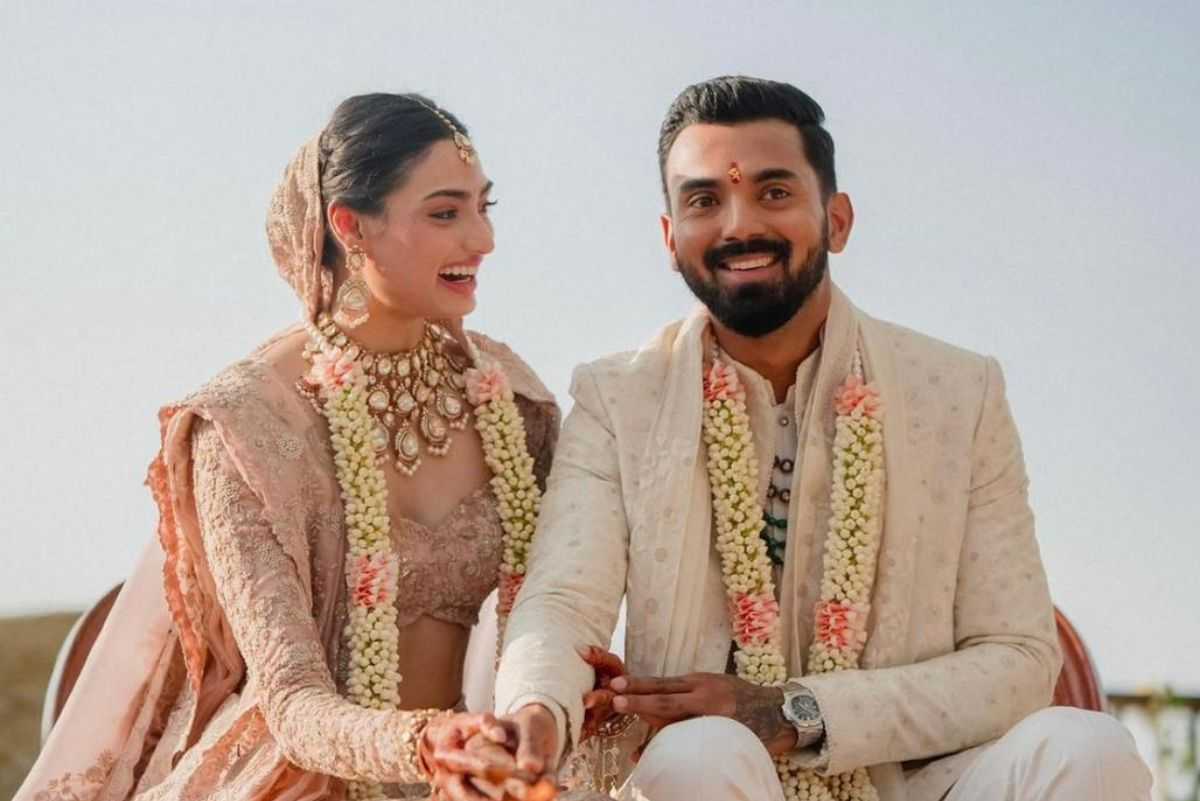 Athiya Shetty and KL Rahul.tring