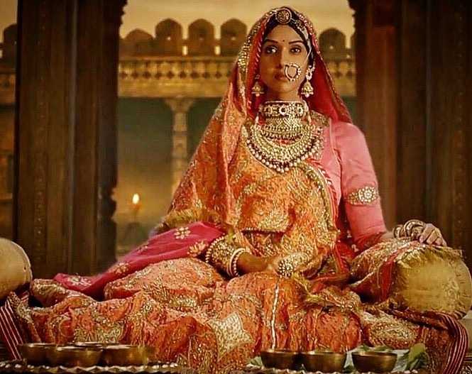 Anupriya-Goenka-padmaavat-tring