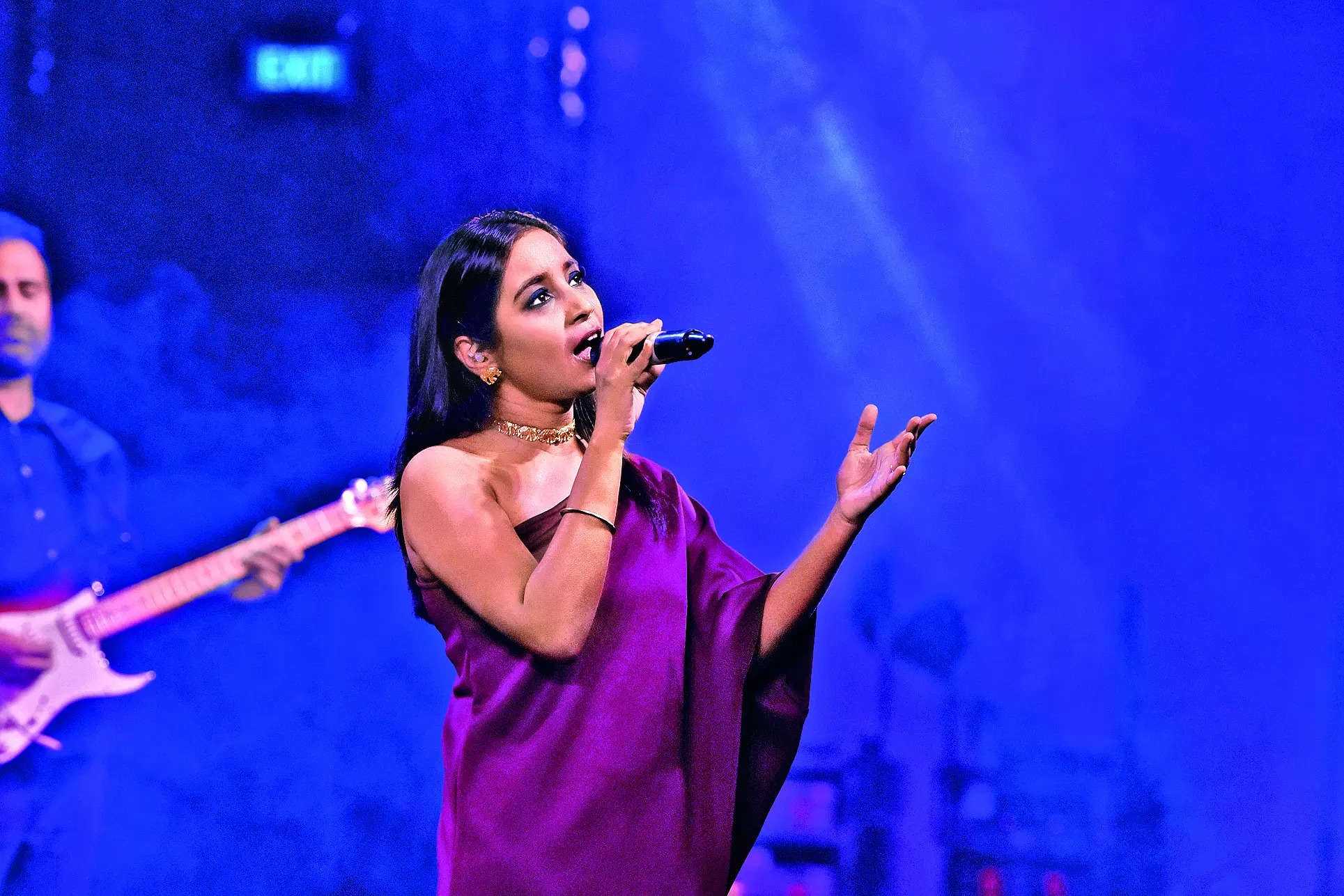 Shilpa Rao Singing