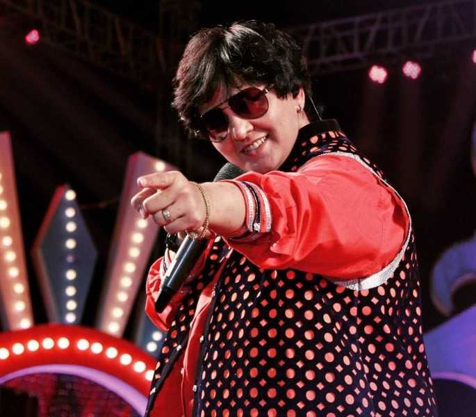 Falguni Pathak Image