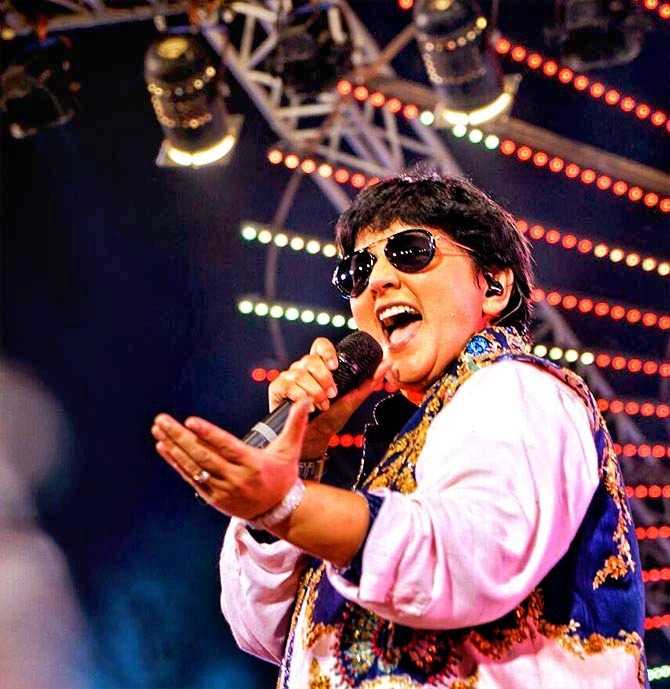 Falguni Pathak Career