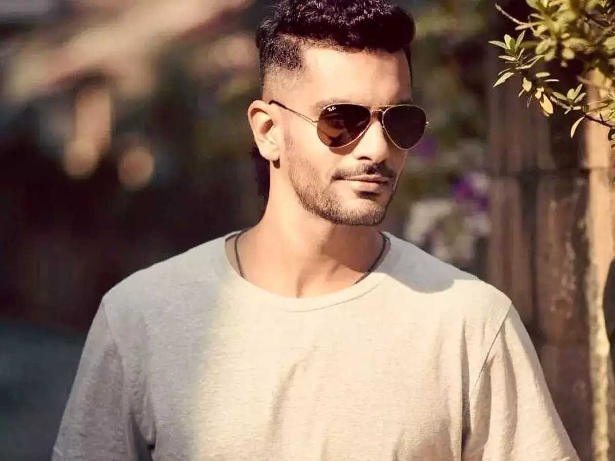 angad-bedi-interesting-facts-tring