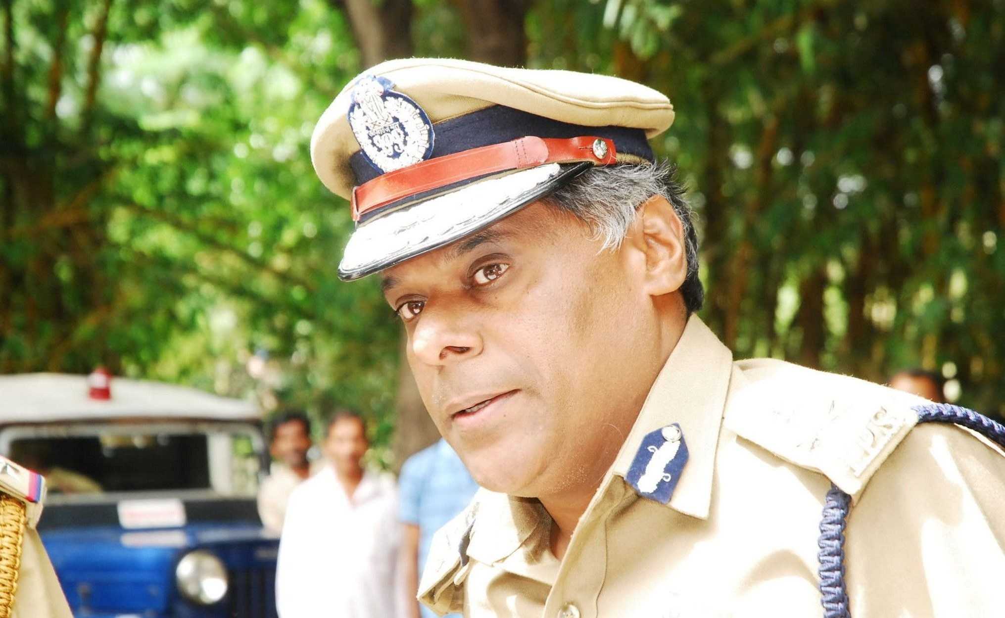 ashish-vidyarthi-career-tring