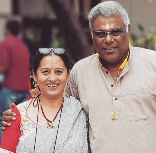 Ashish-Vidyarthi-with-first-wife-tring