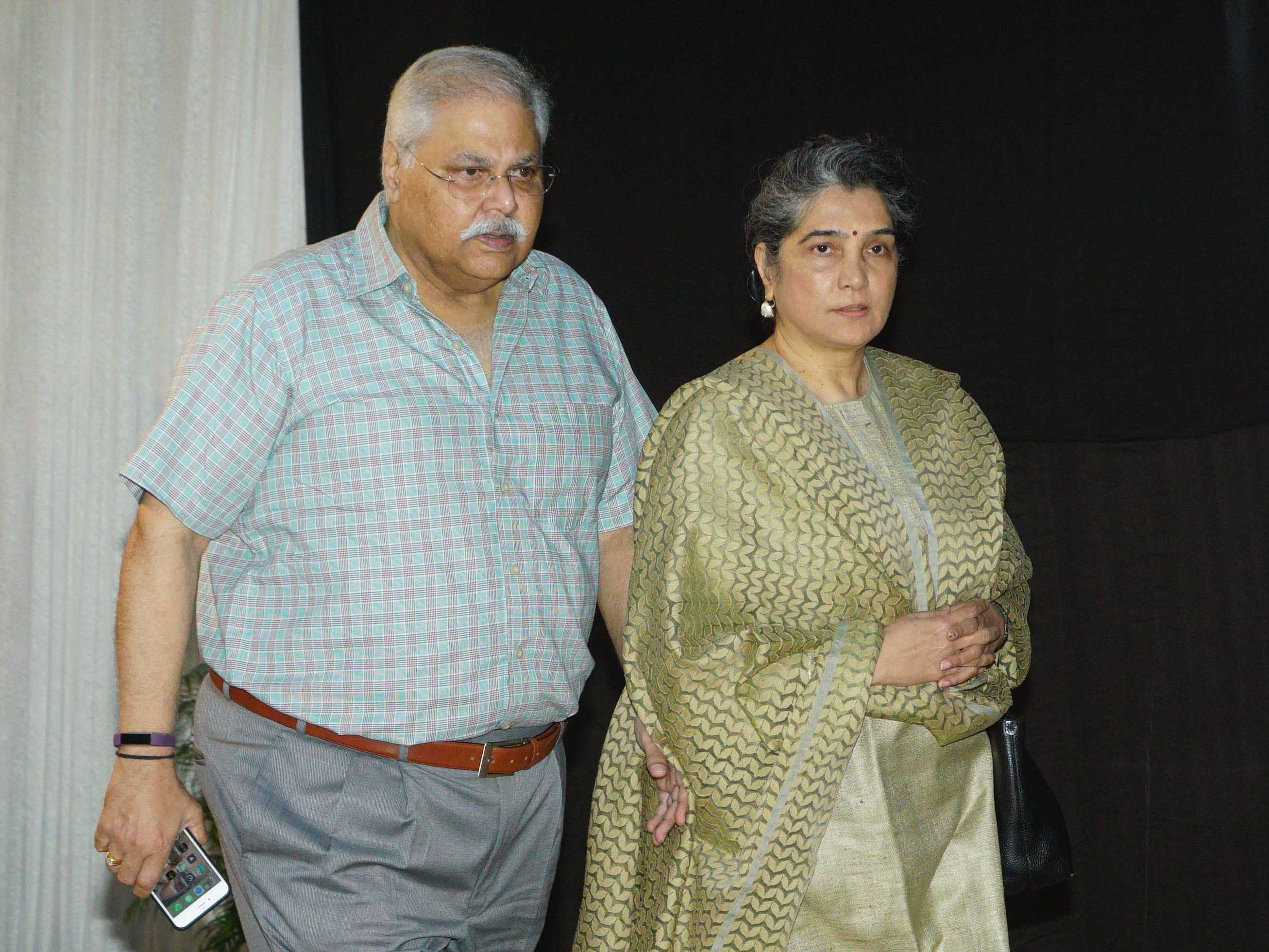 satish-shah-with-wife-madhu