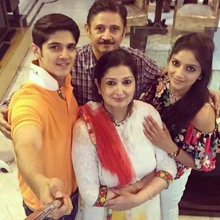 Rohan-Mehra-Family-tring