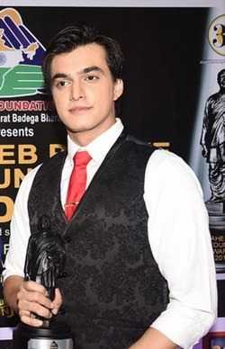 Mohsin Khan as Kartik Goenka