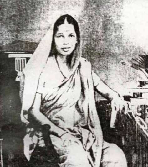 savitribai-ohule-young