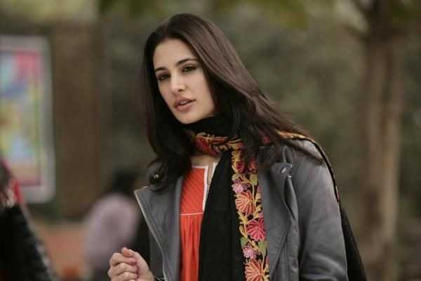 Nargis Fakhri as Heer Kaul