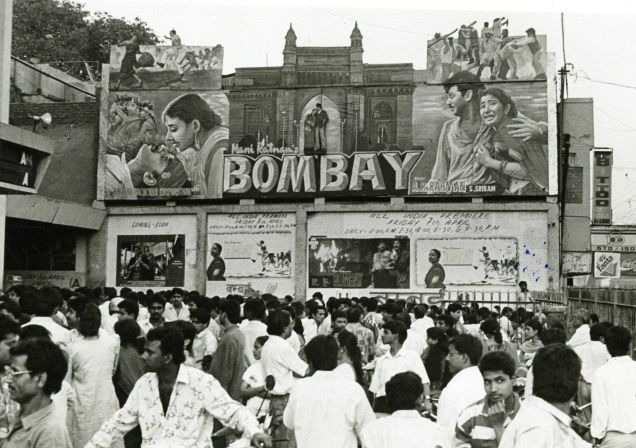 The crowd to watch mani ratnam's bombay