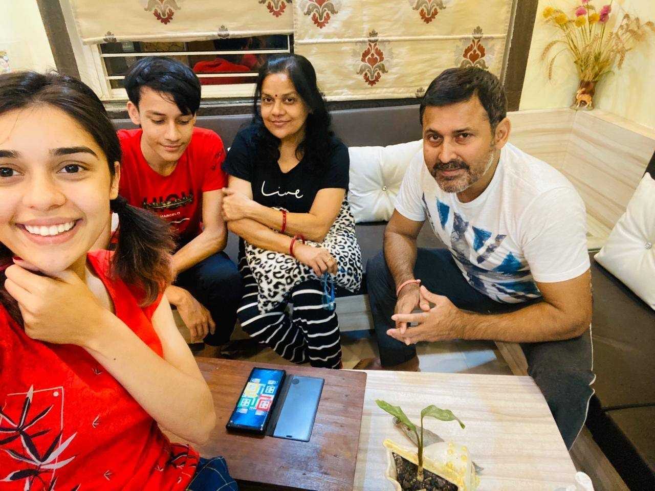 eisha-singh-family