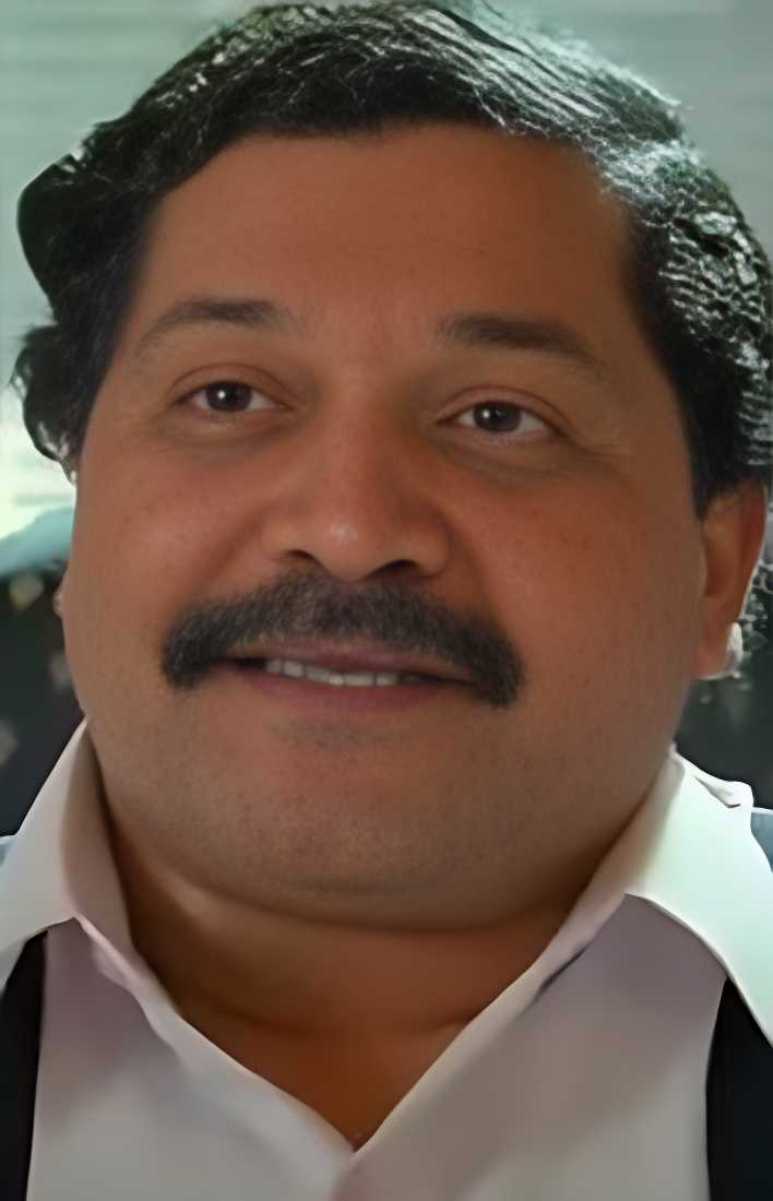 Tiku Talsania as The Principal