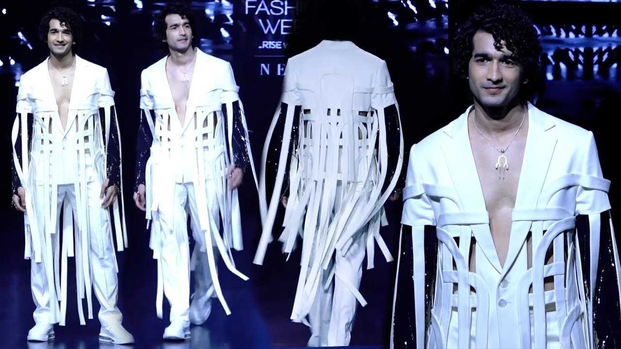 Shantanu Maheshwari Walk On Ramp At Lakme Fashion Week 2023 |Gangubai  Kathiawadi Completing One Year - YouTube