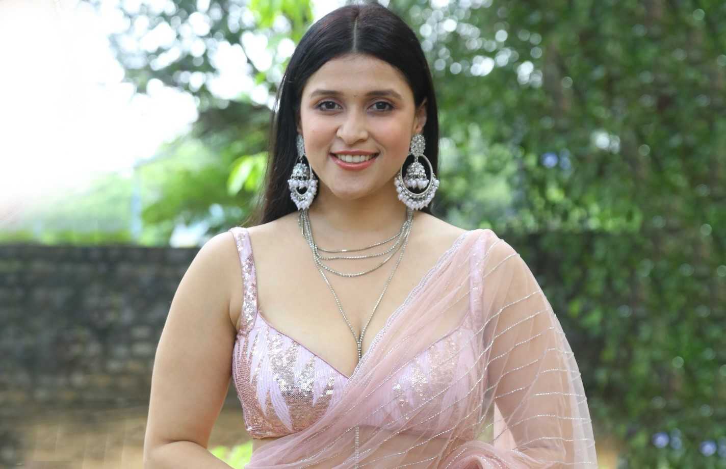 Mannara Chopra Pink Saree