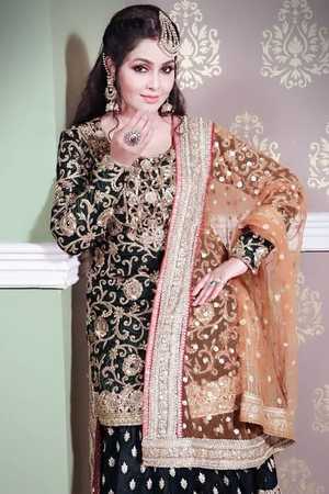 Vinali Bhatnagar's Ethnic Outfits For Wedding Guests