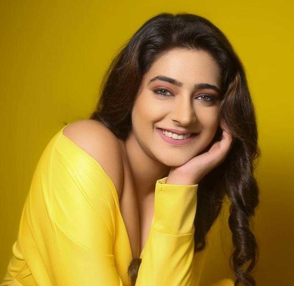 Shiny Dixit TV Star Age, Height, Movies, Biography, Boyfriend