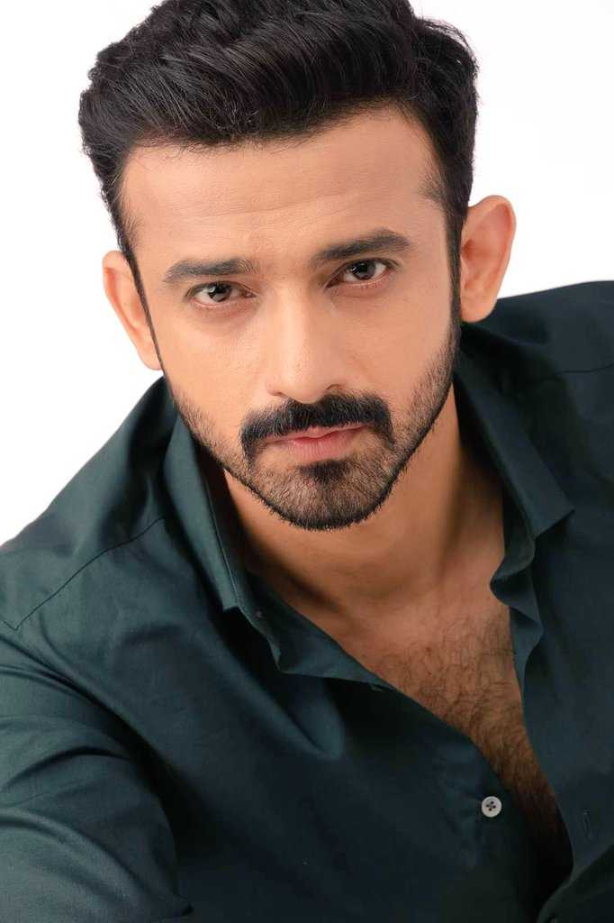 Romit Romiit Raaj - Birthday Age Shows Wife Daughter | Tring India