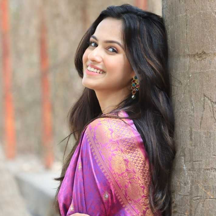 Celebrity Shivani Baokar - Tring India