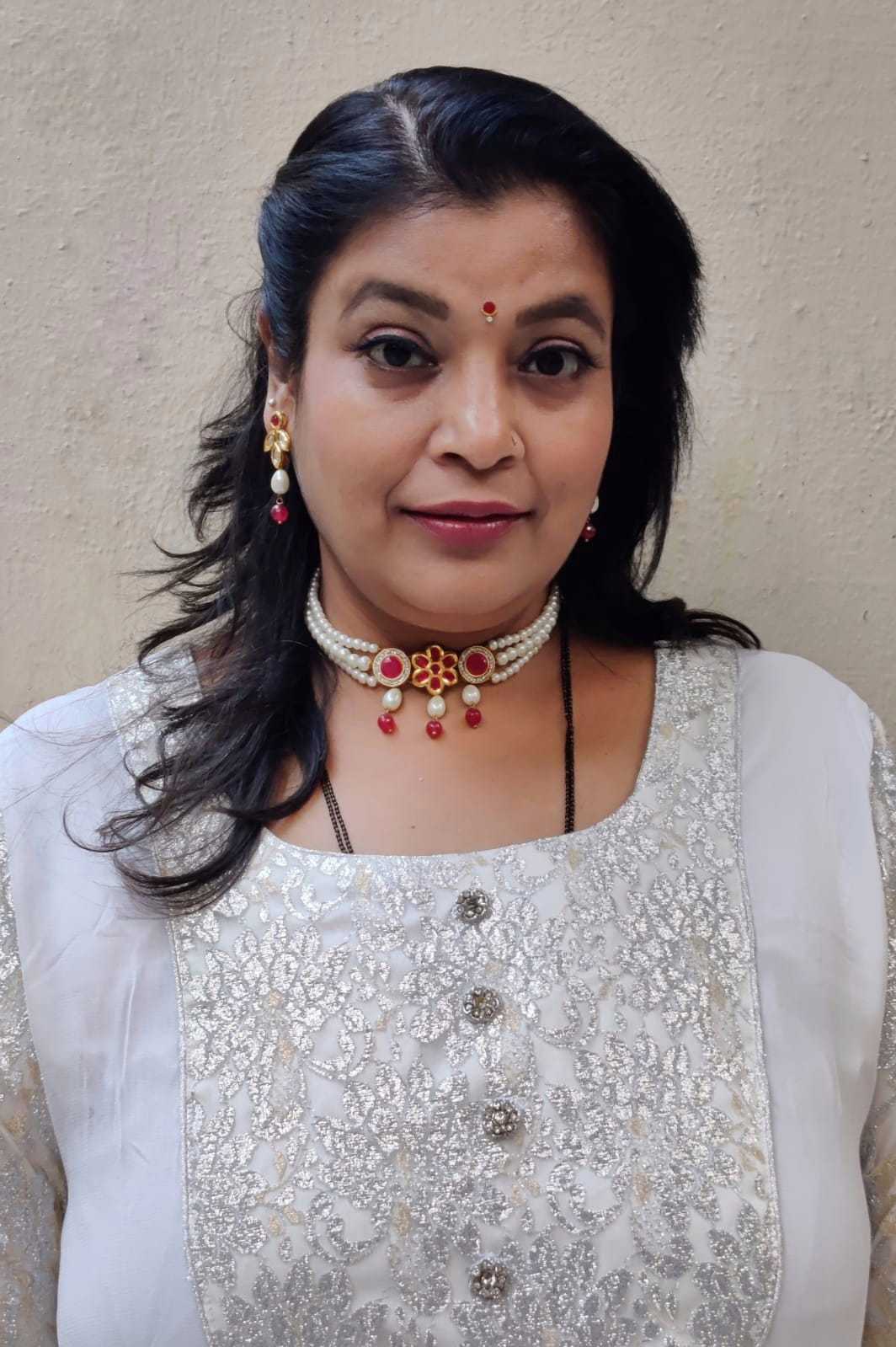 Celebrity Ambika Ranjankar - Tring India