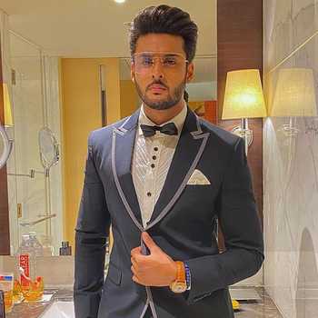 Celebrity Shagun Pandey - Tring India