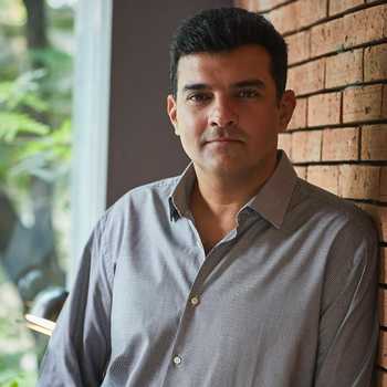 Celebrity Siddharth Roy Kapur - Tring India