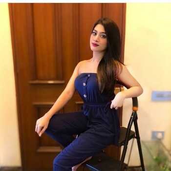 Celebrity Shreya Srivastava - Tring India