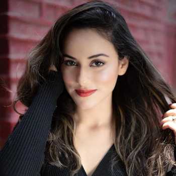 Celebrity Urvashi Pardeshi - Tring India