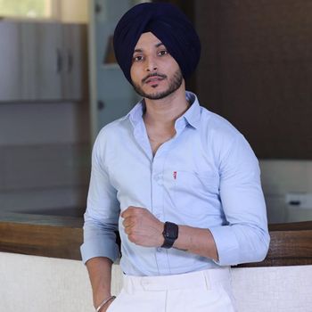 Celebrity Navjeet Singh - Tring India