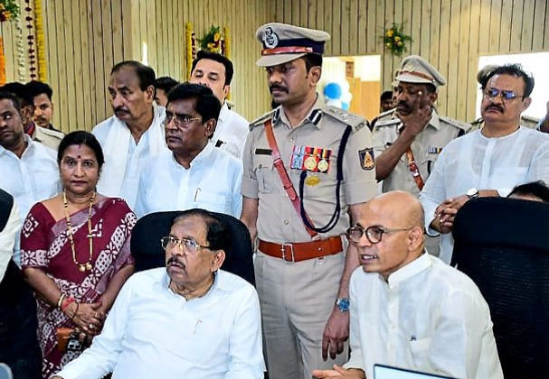 8 ಸಾವಿರ ಪೊಲೀಸ್ ಹುದ್ದೆ: 10 ದಿನದೊಳಗೆ ನೇಮಕಾತಿ ಅಧಿಸೂಚನೆ.
