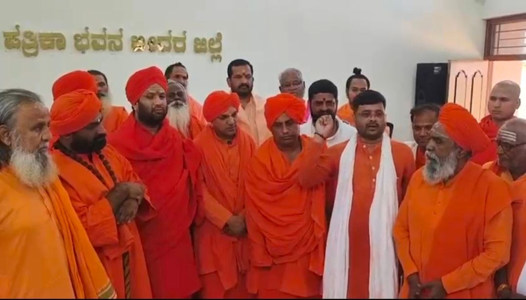 ಈಶ್ವರ ಖಂಡ್ರೆ ಅವರಿಗೆ ಉಪ ಮುಖ್ಯಮಂತ್ರಿ ಸ್ಥಾನ ನೀಡಲು ಬೀದರ್ ಜಿಲ್ಲಾ ಮಠಾಧಿಪತಿಗಳ ಒತ್ತಾಯ