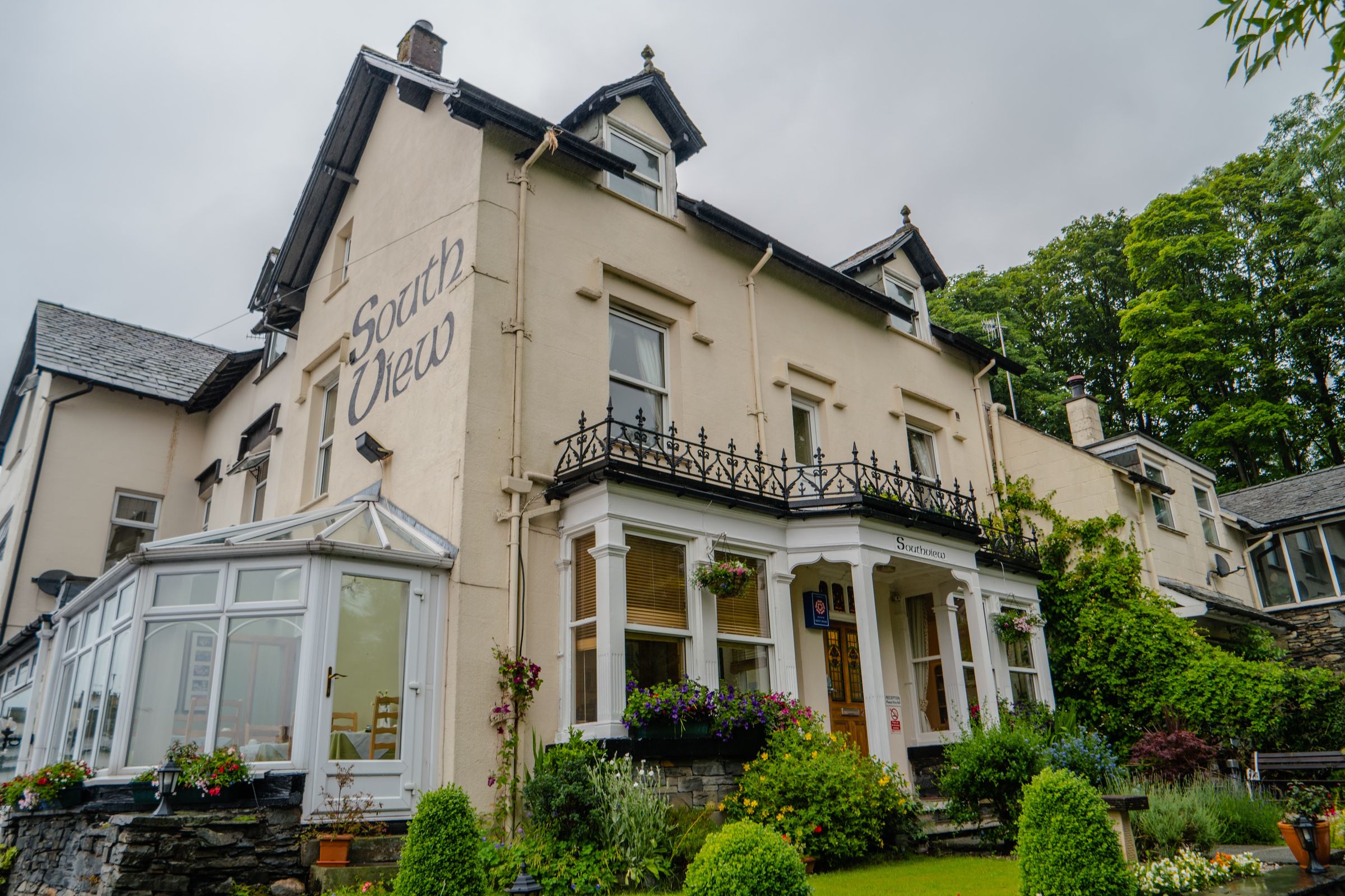 The extremely pleasant Southview Guest House near the Windermere Station