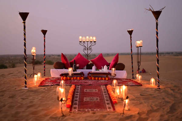 Public & Private Dunes Dinner on demand in Desert