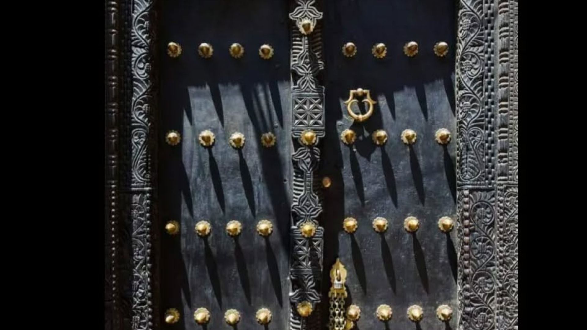 Zanzibar Day Trip: Stone Town & Prison Island Tour